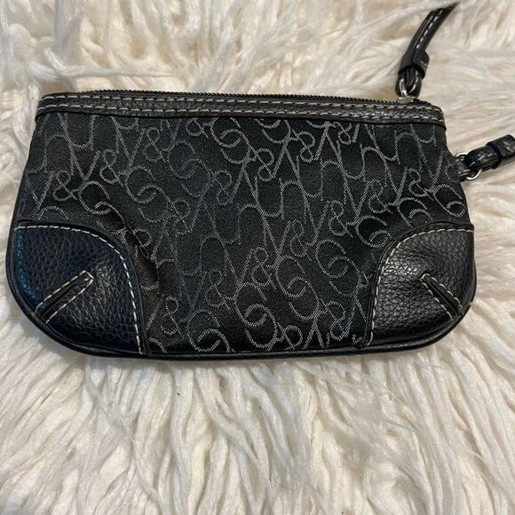 New York & Co Wristlet black & silver - Picture 1 of 10